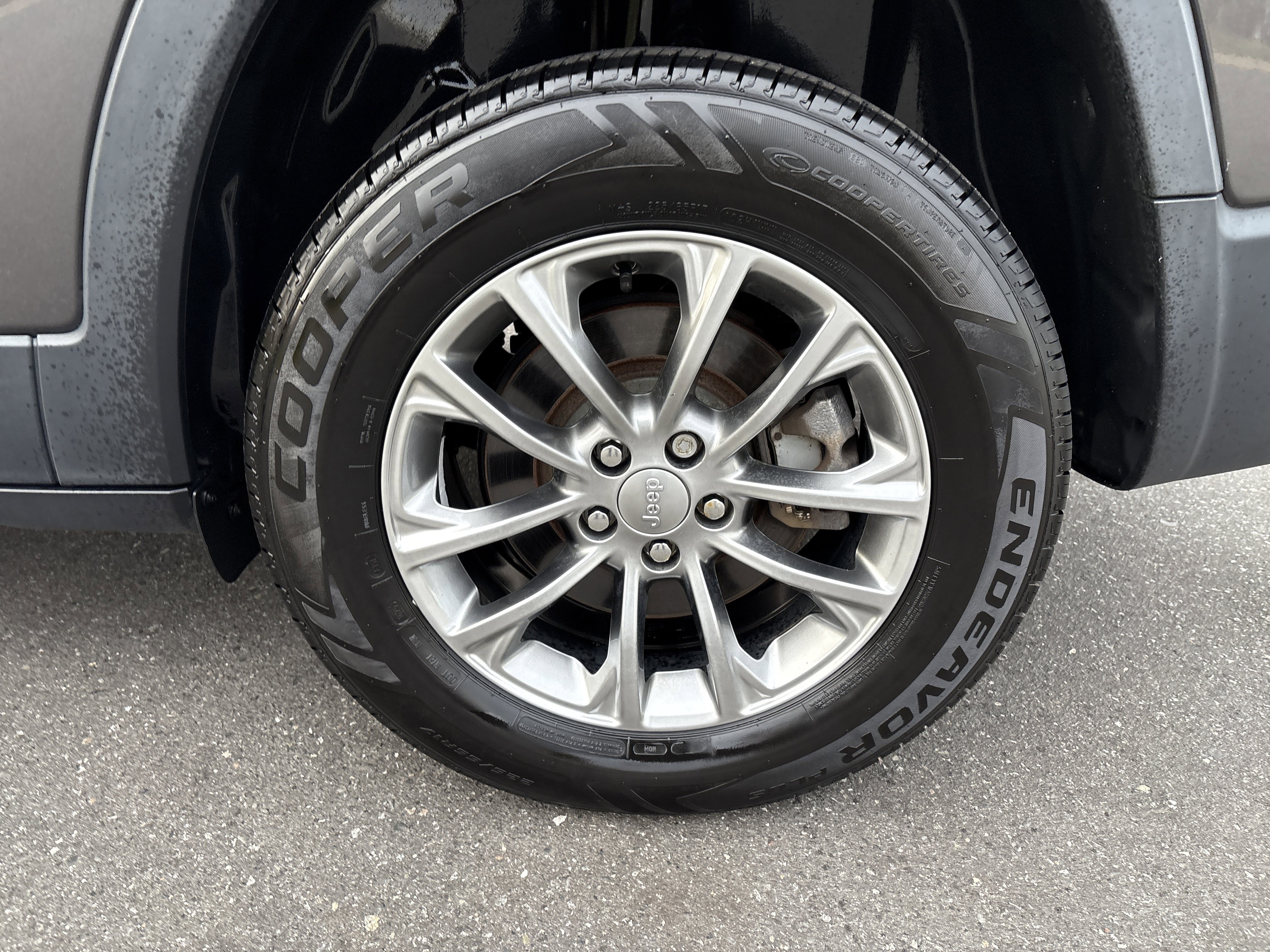 Used 2019 Jeep Cherokee Latitude Plus image 14