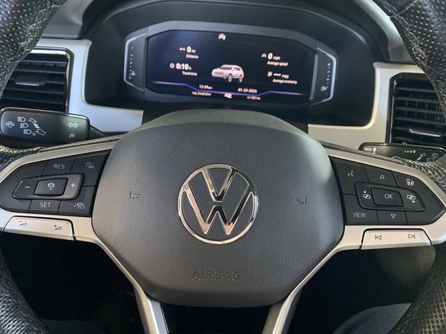 Used 2022 Volkswagen Atlas SEL Premium image 16