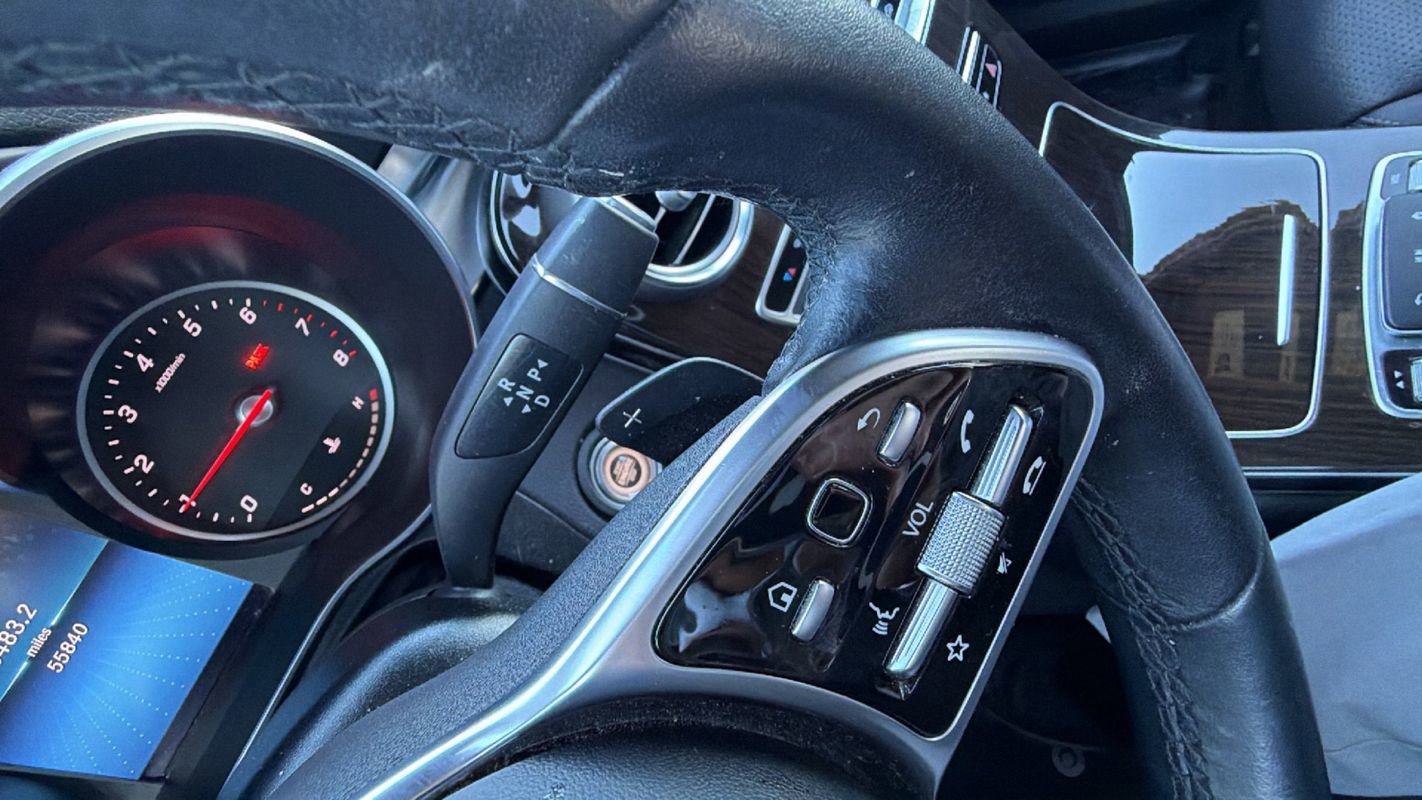 Used 2022 Mercedes-Benz GLC 300 4MATIC image 26