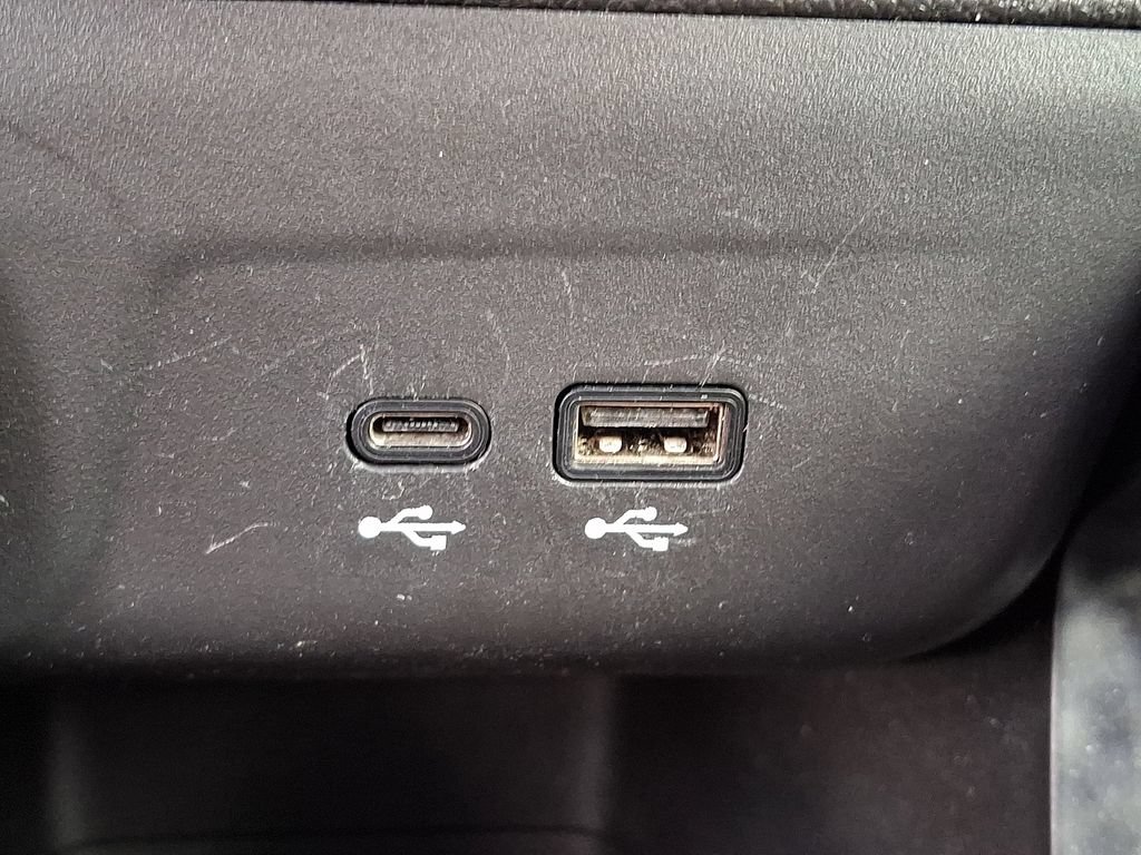 Used 2025 Chevrolet TrailBlazer LT AWD/4WD image 25