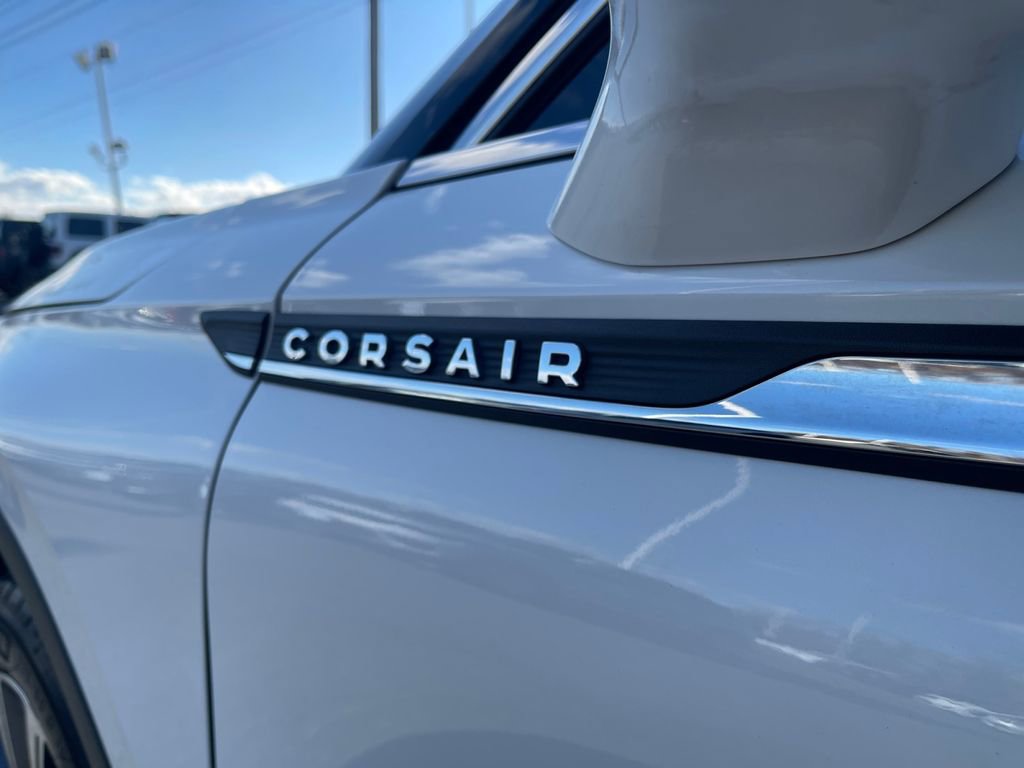 Used 2022 Lincoln Corsair Reserve w/ Equipment Group 201A image 16
