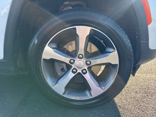 Used 2022 Jeep Grand Cherokee Limited 4xe image 3