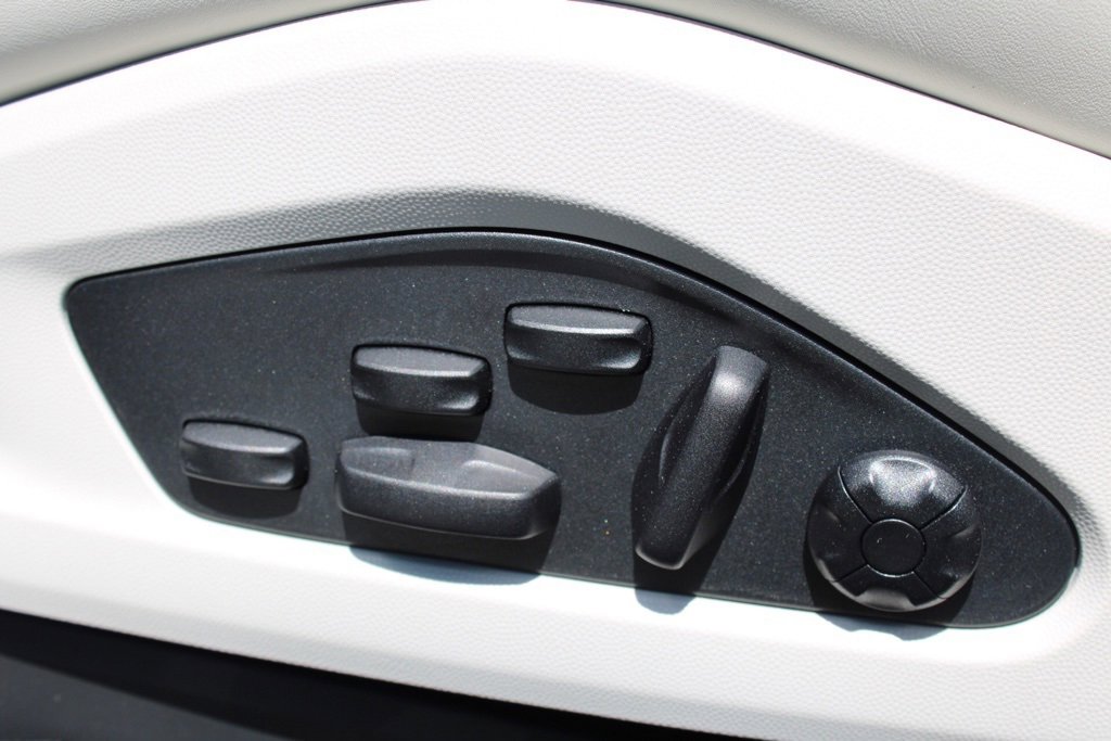 New 2024 Porsche Macan 4 Electric image 33