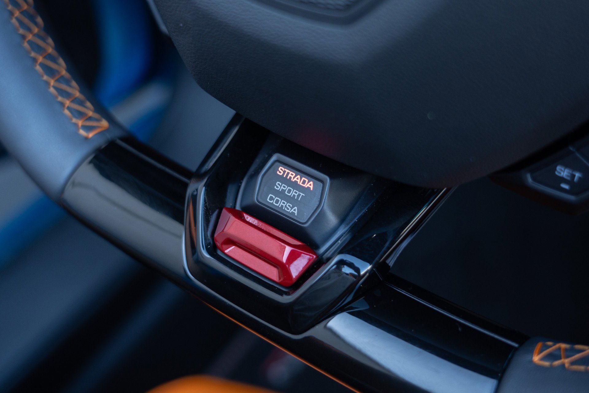 Used 2024 Lamborghini Huracan EVO image 42