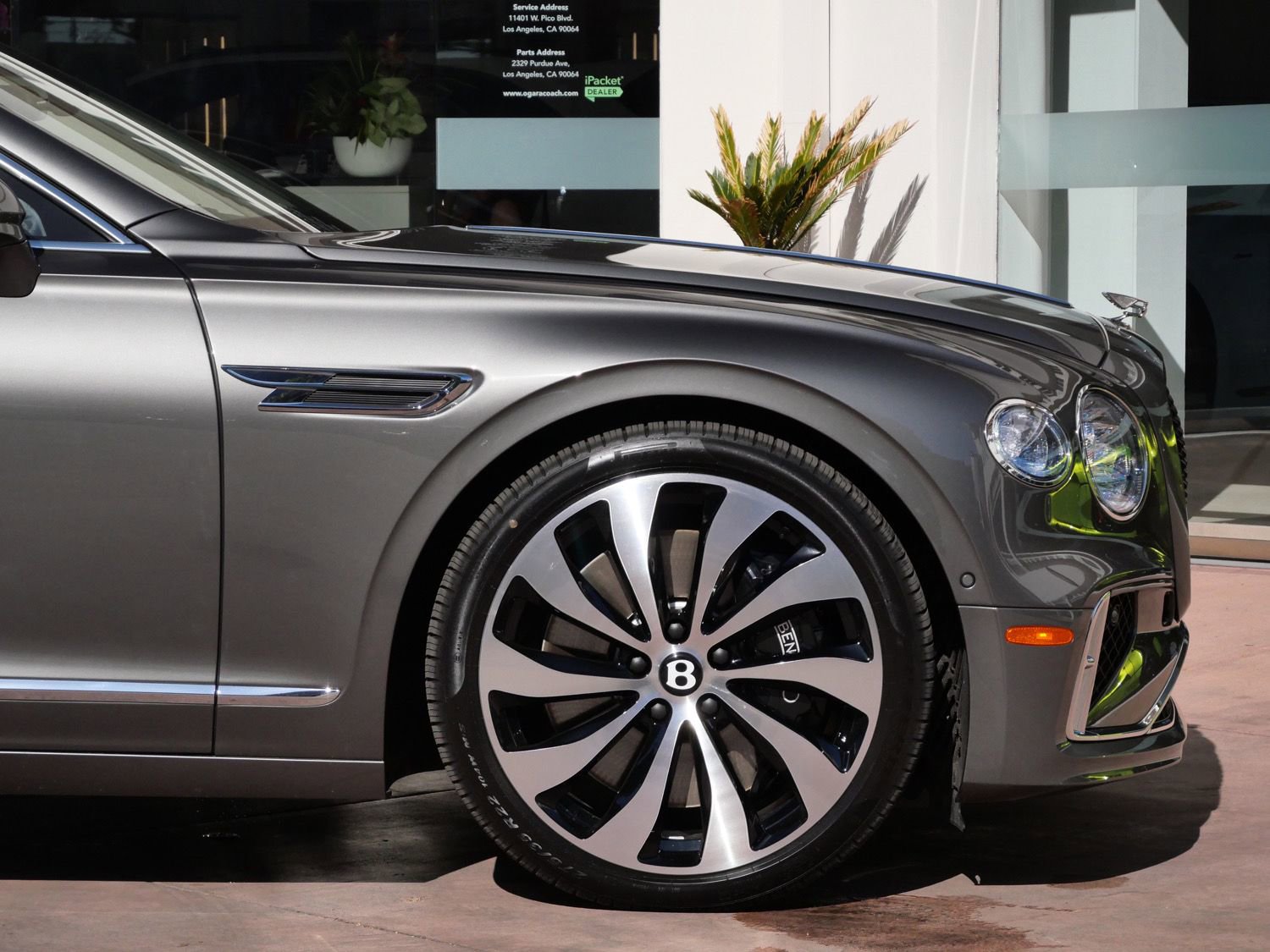 New 2026 Bentley Flying Spur Plug-In Hybrid AWD/4WD image 6