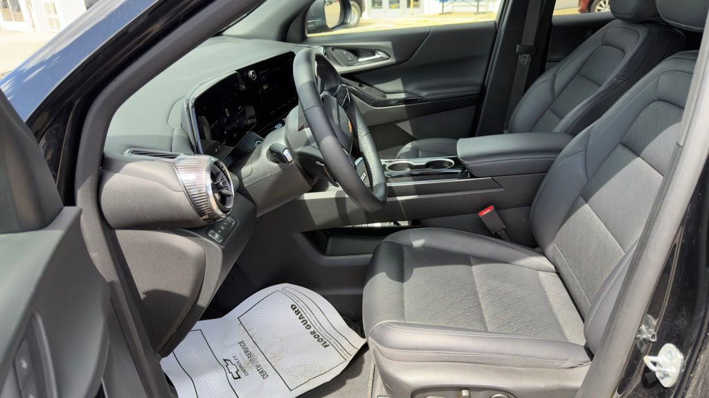 Used 2025 Chevrolet Equinox LT w/ Convenience Package II AWD/4WD image 5