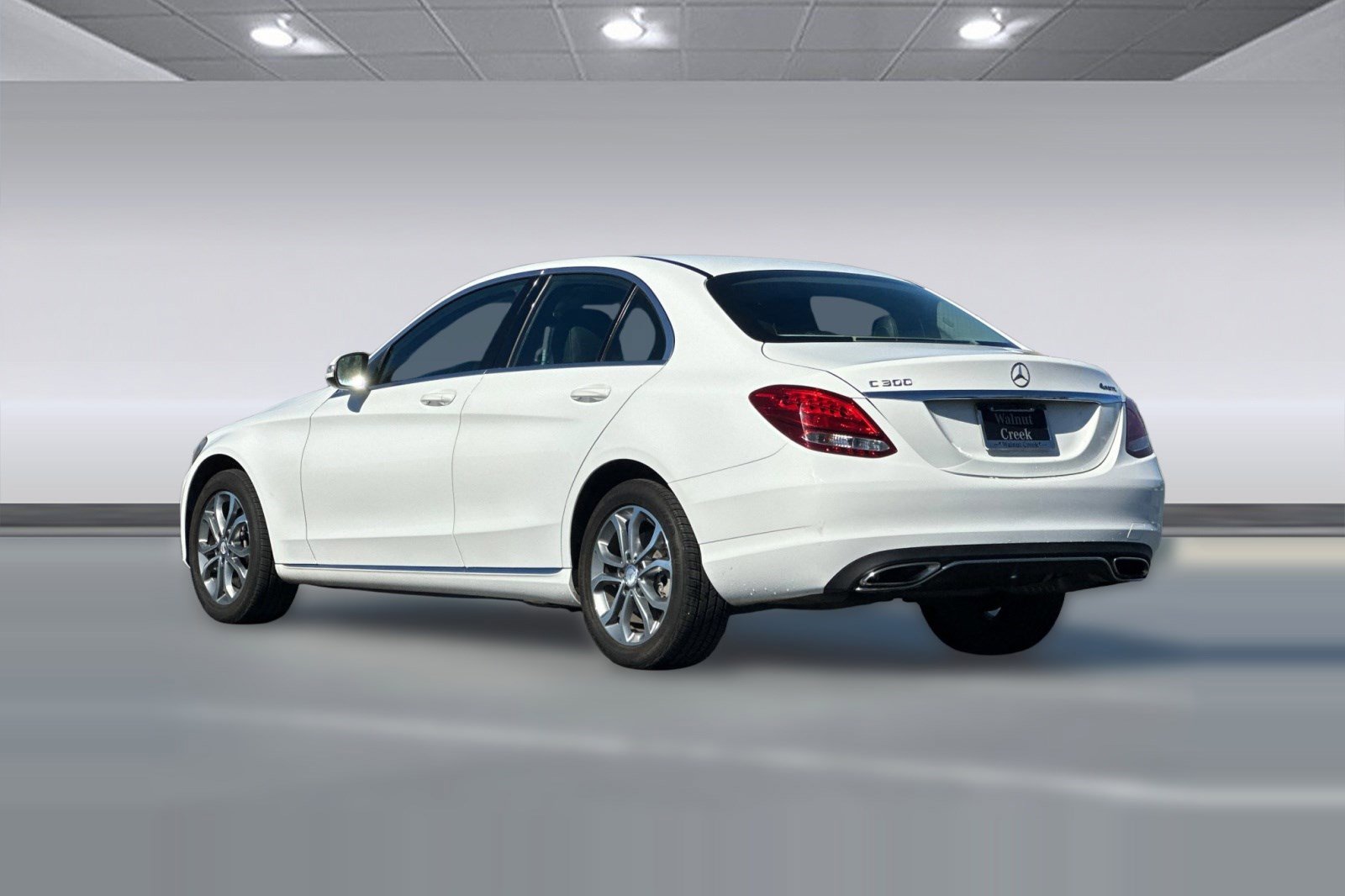 Used 2015 Mercedes-Benz C 300 4MATIC Sedan image 3