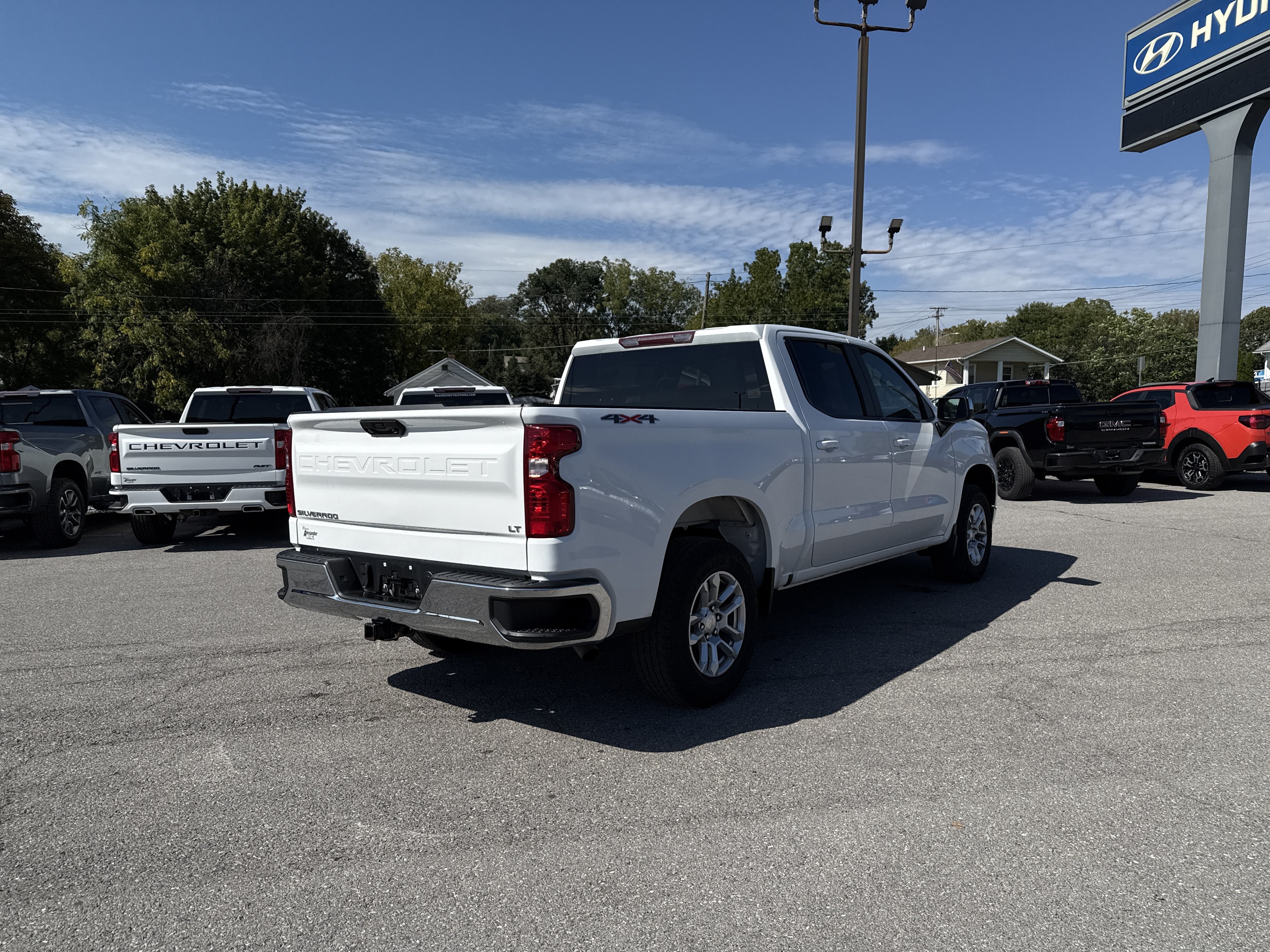 Used 2023 Chevrolet Silverado 1500 LT AWD/4WD image 3