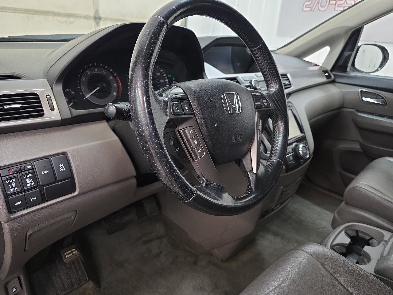 Used 2016 Honda Odyssey Touring Elite image 23
