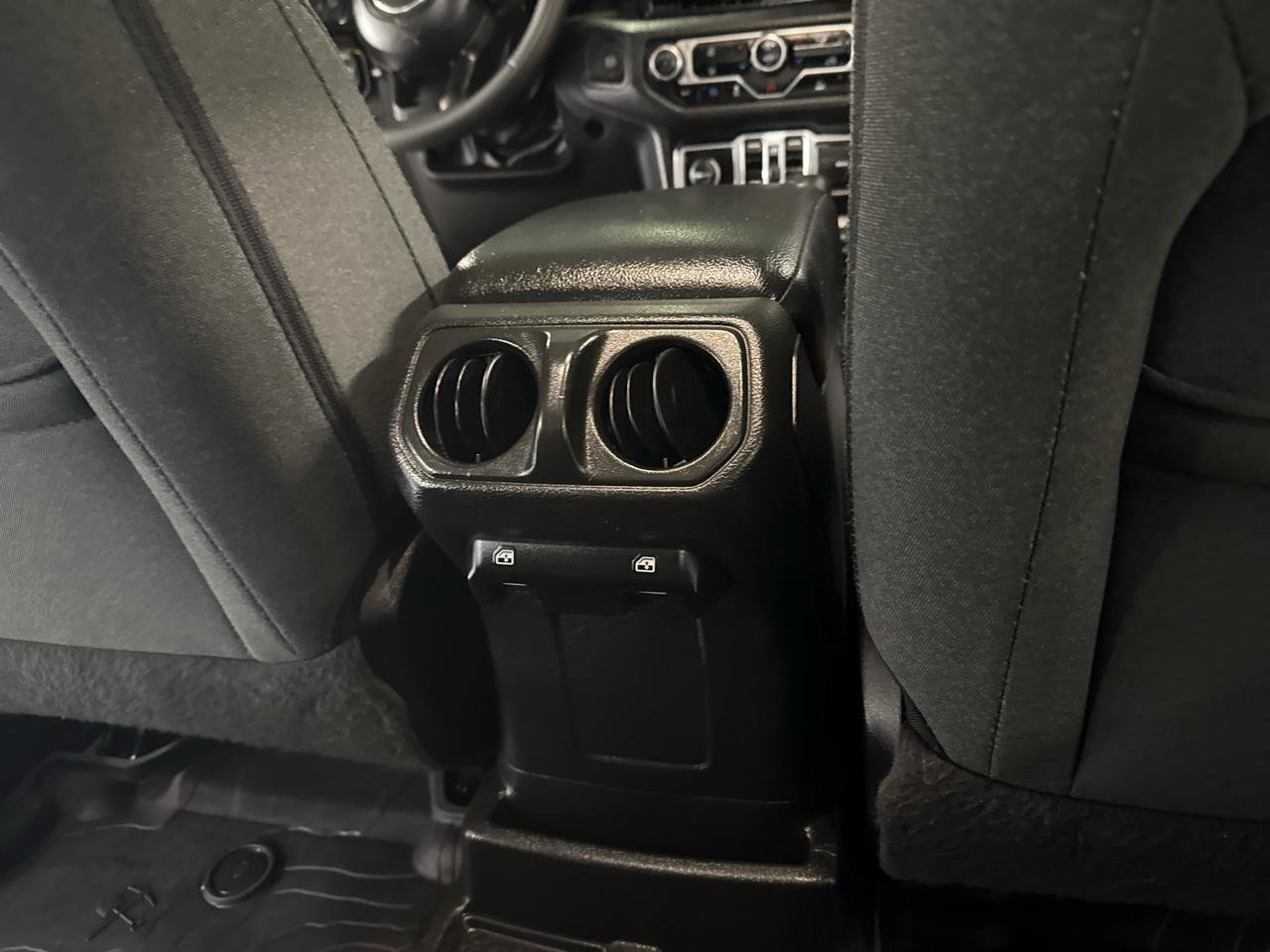 Used 2024 Jeep Wrangler Unlimited image 50