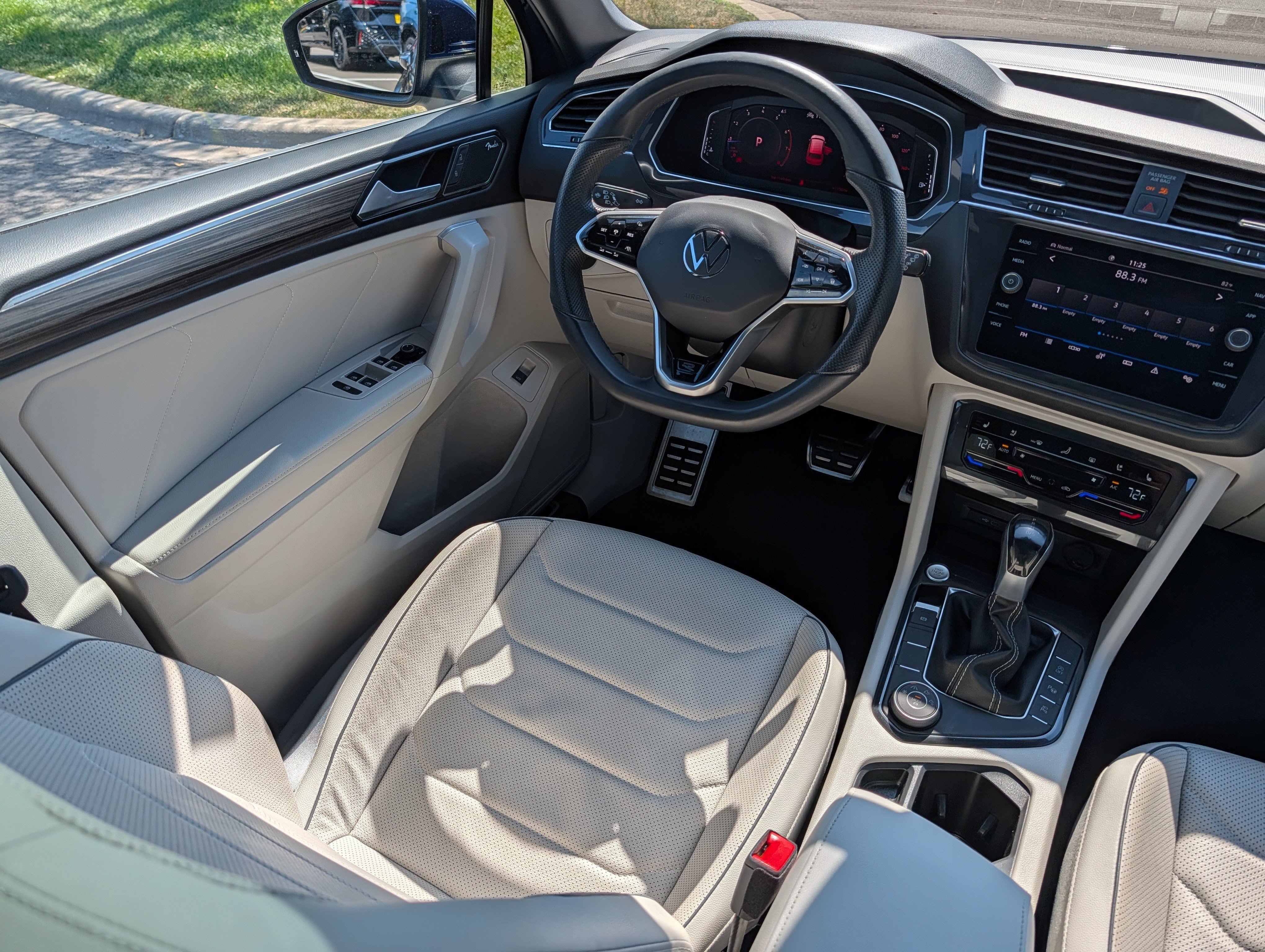 Certified 2023 Volkswagen Tiguan SEL R-Line AWD/4WD image 9