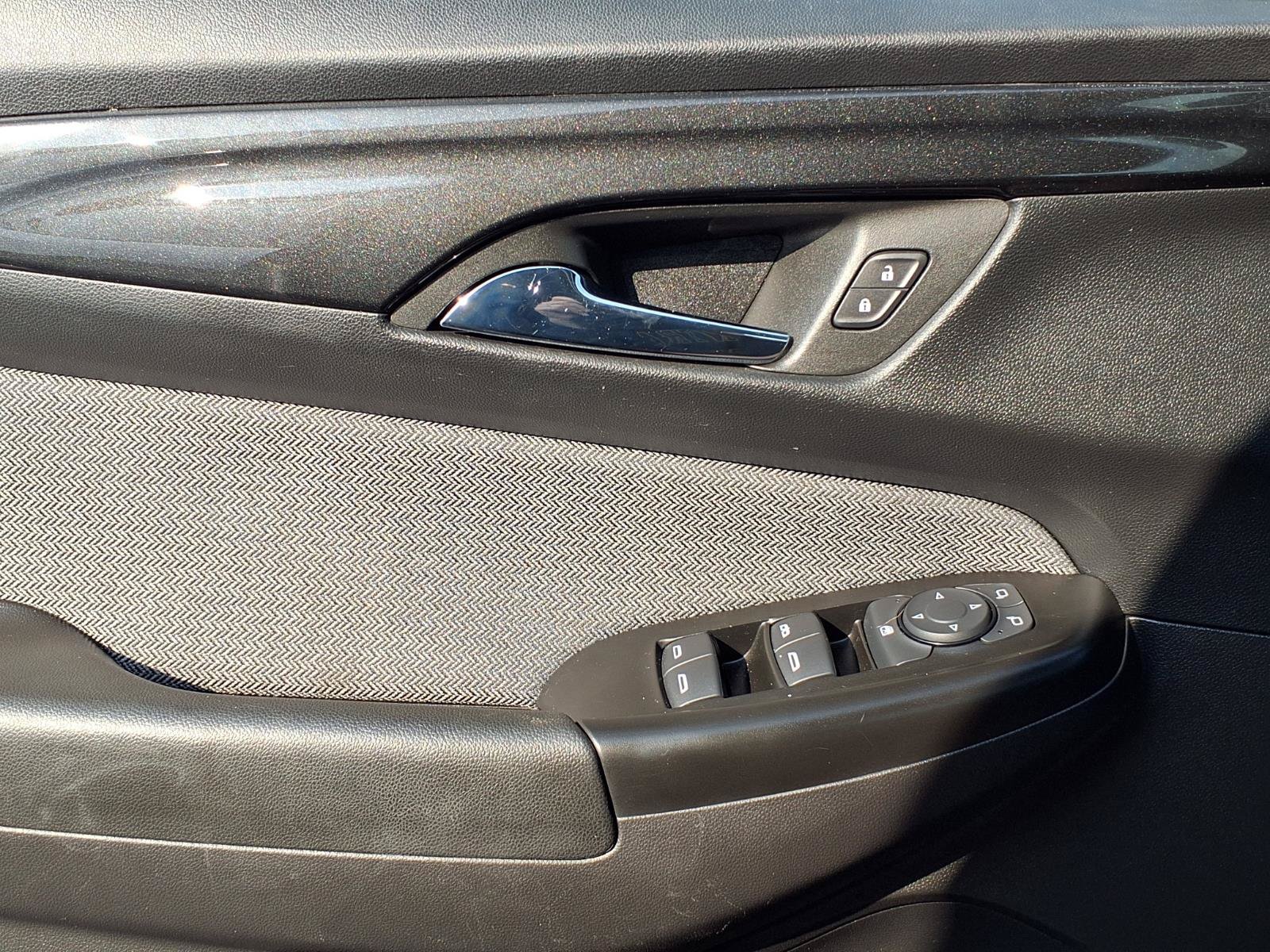 Used 2025 Chevrolet TrailBlazer LT FWD image 18