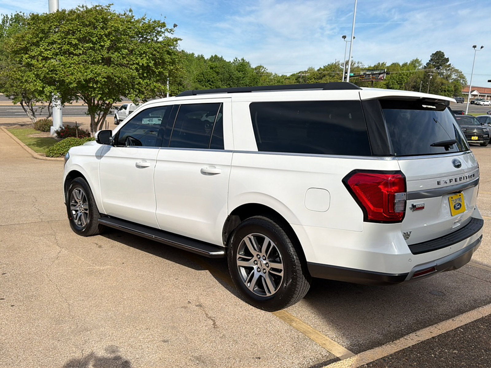 Used 2022 Ford Expedition Max XLT RWD image 6