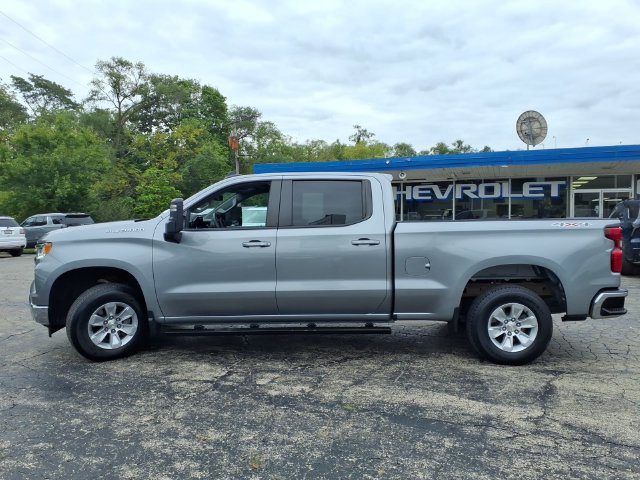 Used 2023 Chevrolet Silverado 1500 LT w/ Leather Package AWD/4WD image 12