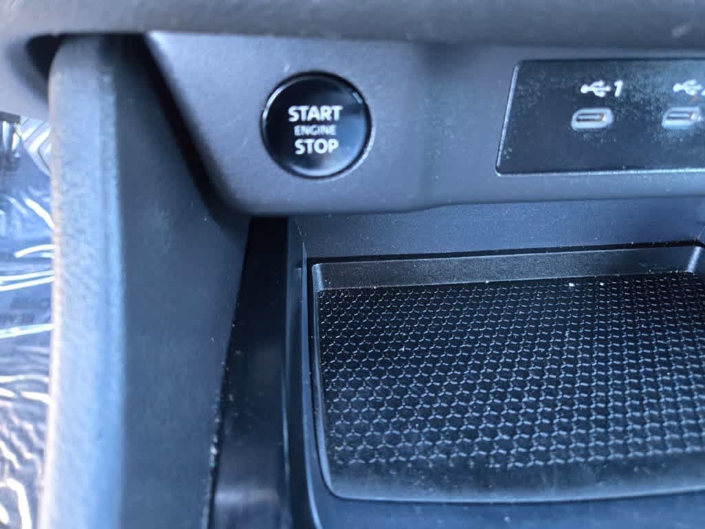 Used 2024 Nissan Rogue SV FWD image 15