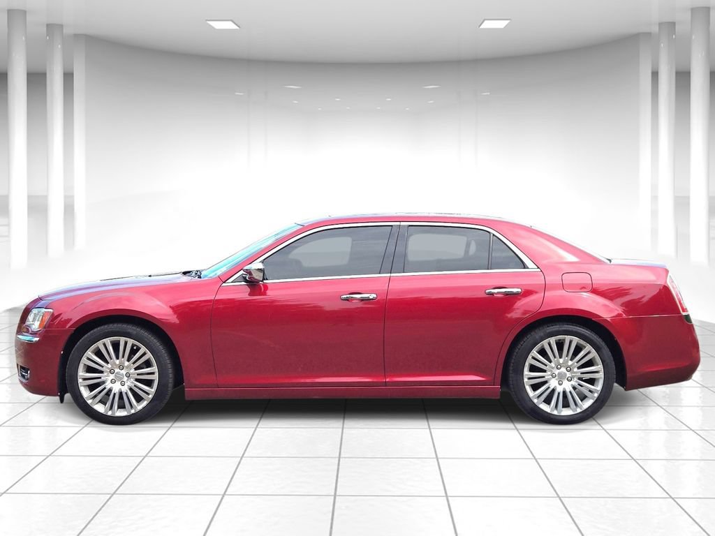 Used 2013 Chrysler 300 C RWD image 6