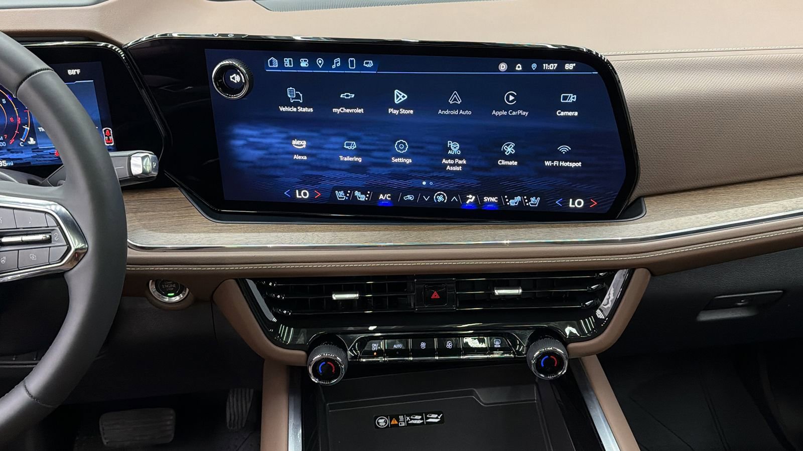 Used 2025 Chevrolet Tahoe High Country AWD/4WD image 18