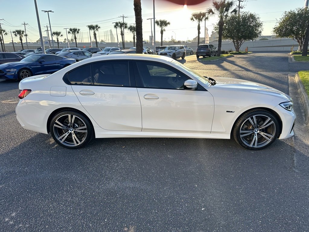 Used 2022 BMW 330e w/ M Sport Package image 7