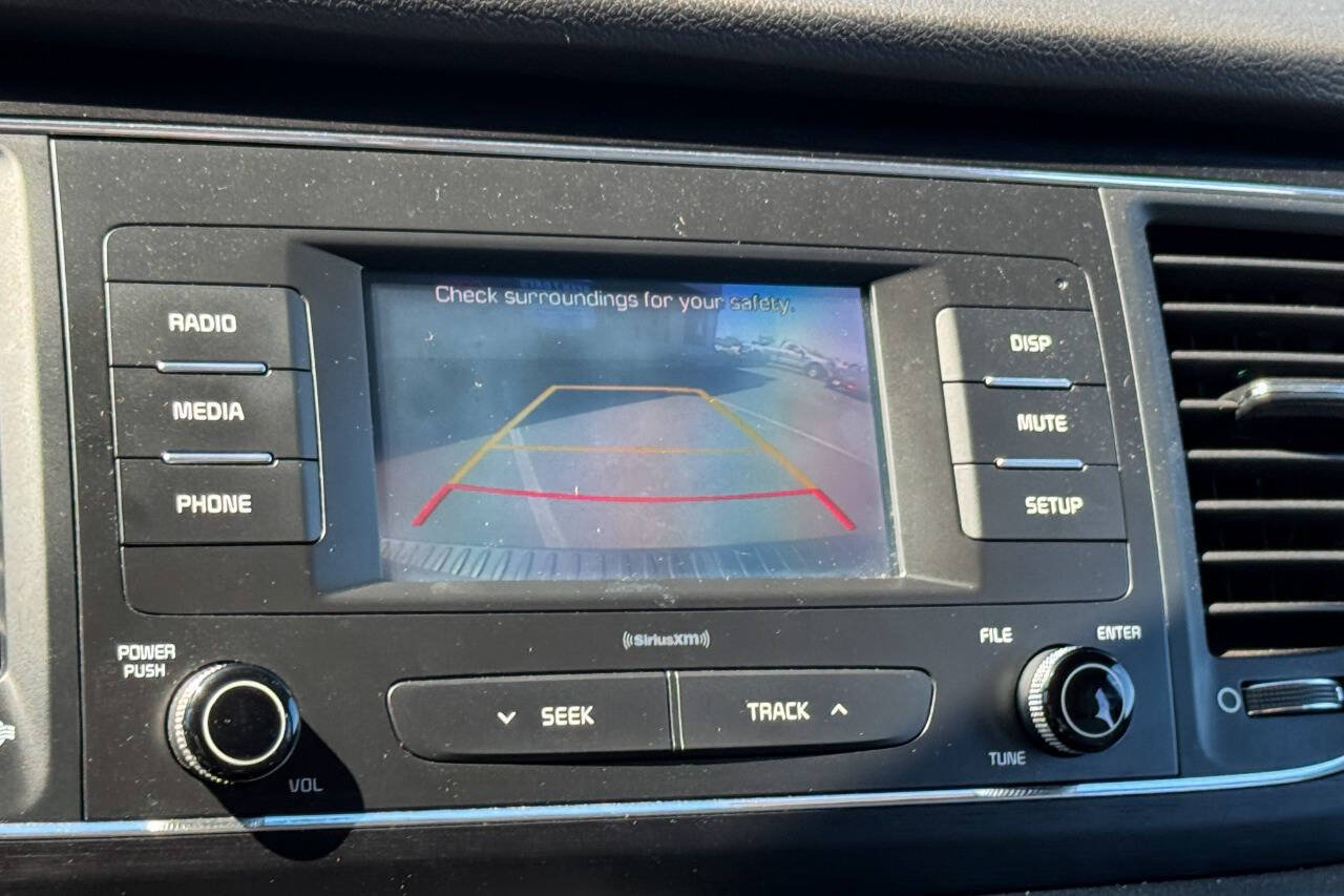 Used 2018 Kia Sedona L FWD image 27