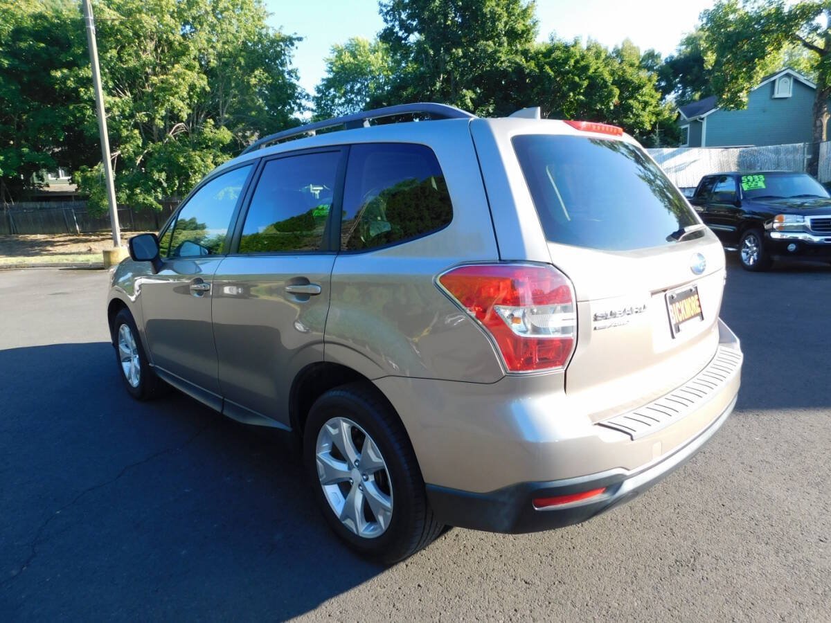 Used 2016 Subaru Forester 2.5i Premium w/ Popular Package #2 AWD/4WD image 3