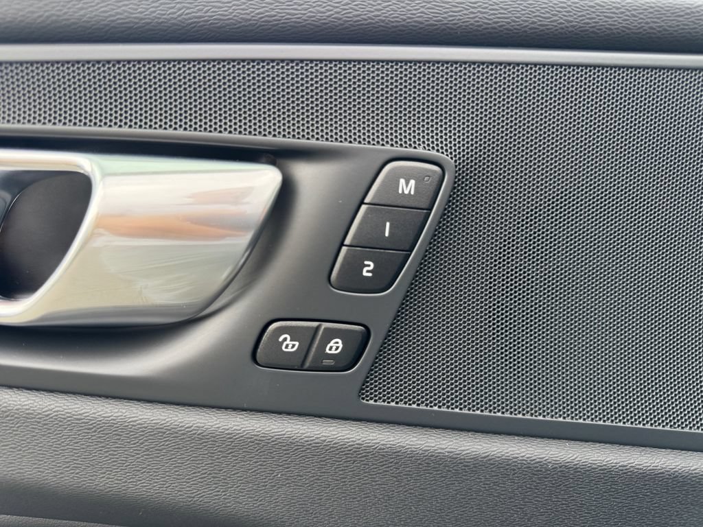 Certified 2024 Volvo XC60 B5 Plus w/ Climate Package AWD/4WD image 13