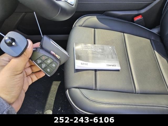 Used 2025 GMC Sierra EV Denali AWD/4WD image 14
