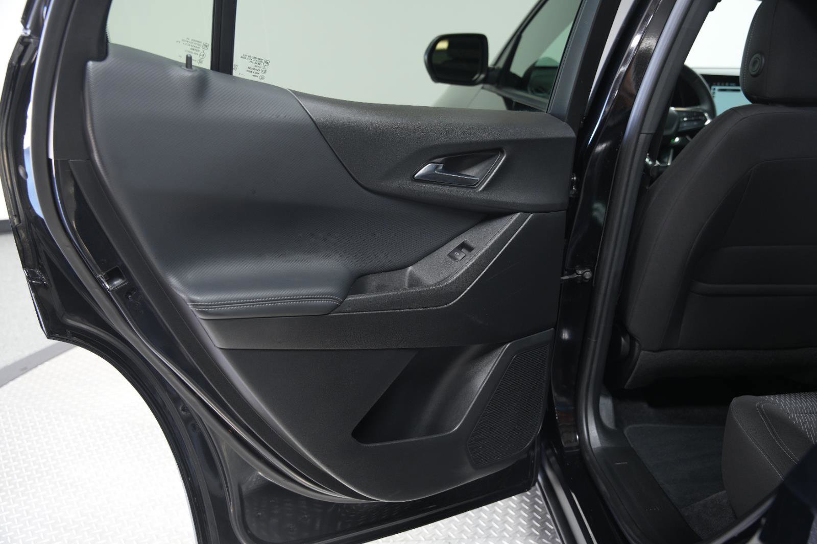 Used 2025 Chevrolet Equinox LT w/ Safety and Technology Package image 22