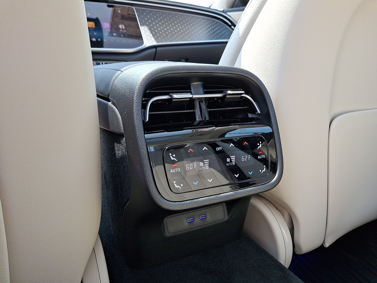 New 2026 Mercedes-Benz E 350 4MATIC Sedan image 9