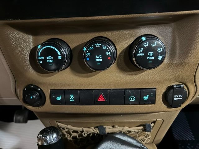 Used 2012 Jeep Wrangler Unlimited Rubicon w/ Dual Top Group AWD/4WD image 34
