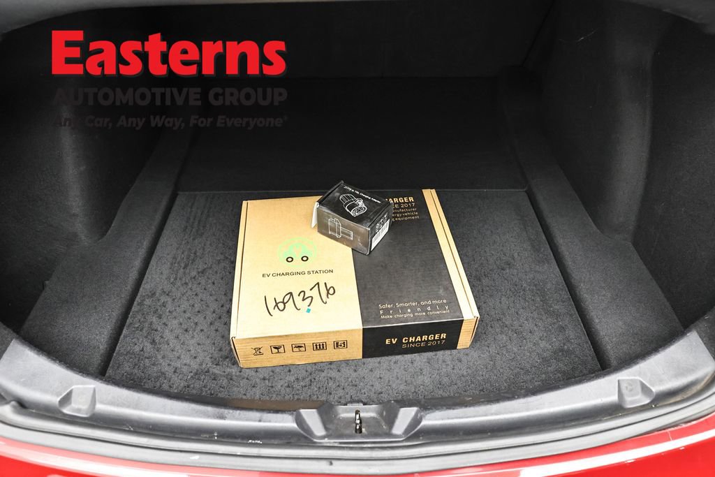 Used 2019 Tesla Model 3 Standard Range image 9