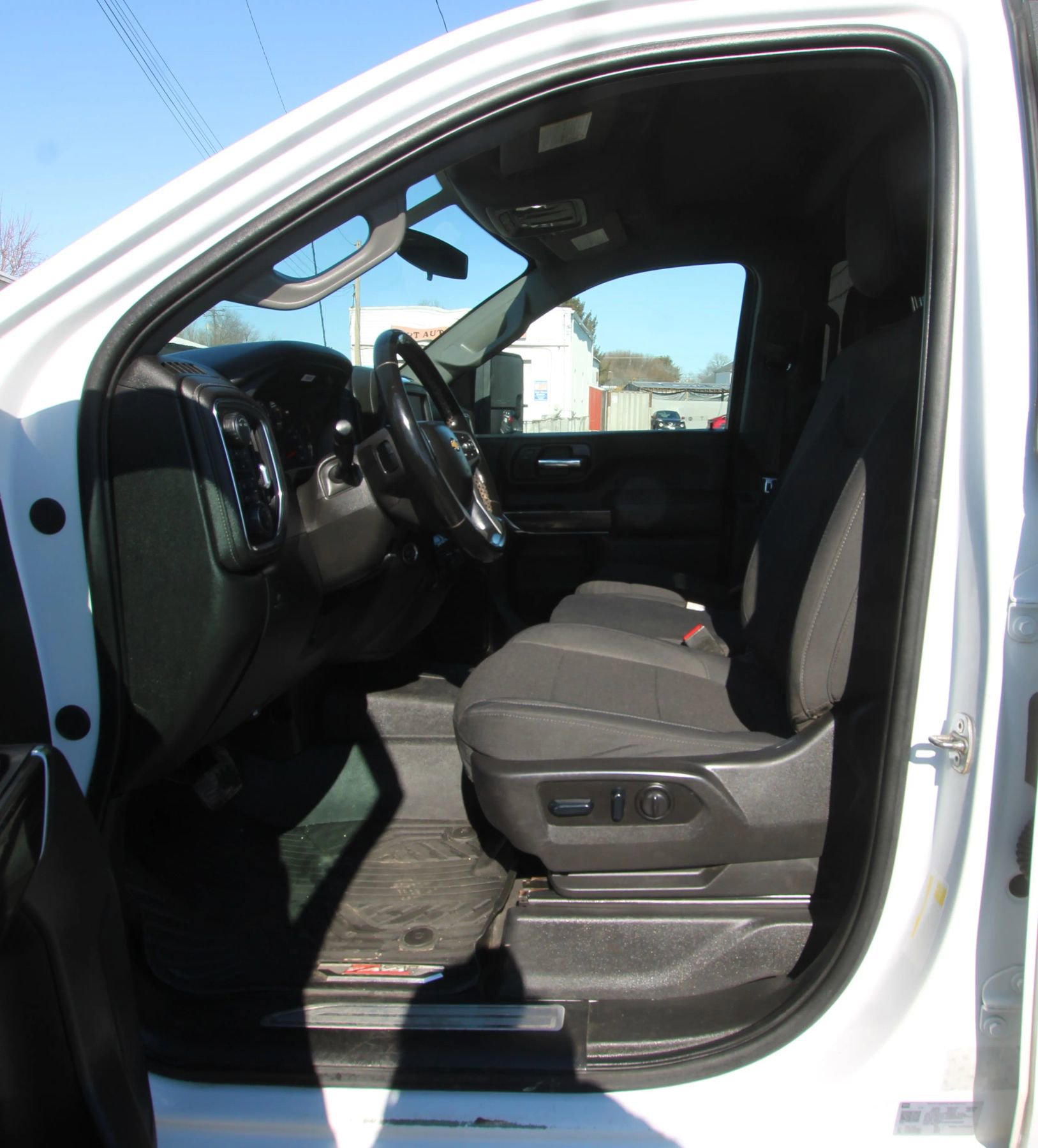 Used 2023 Chevrolet Silverado 2500 LT w/ Convenience Package image 9