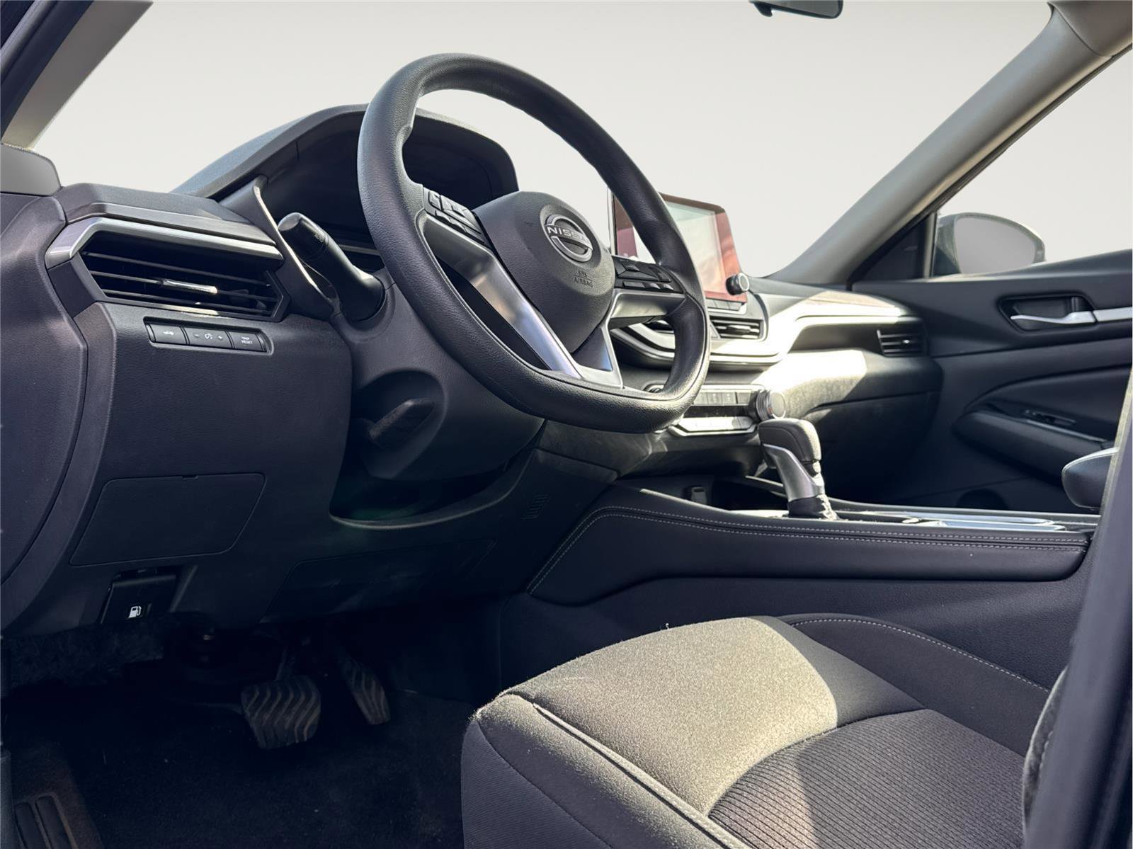 Used 2023 Nissan Altima 2.5 SV image 13