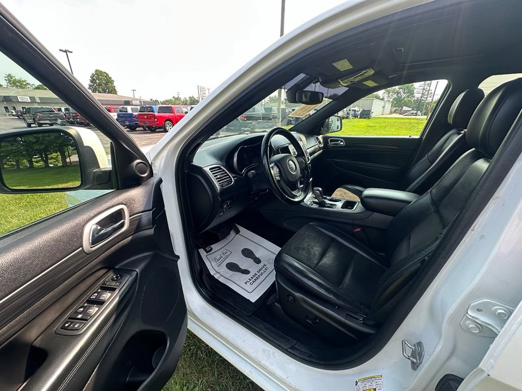 Used 2020 Jeep Grand Cherokee Altitude RWD image 9