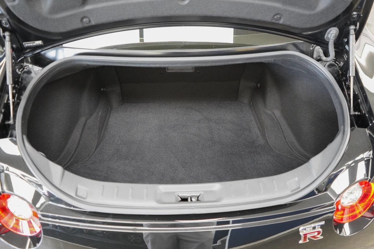 Used 2021 Nissan GT-R Premium image 69