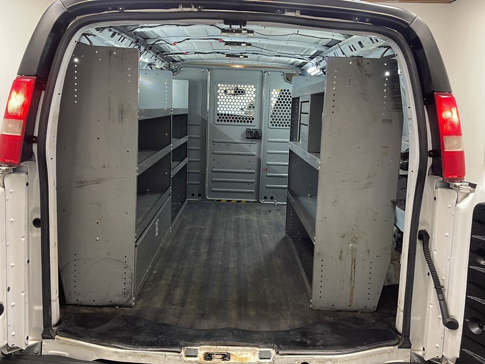 Used 2016 GMC Savana 2500 RWD image 13