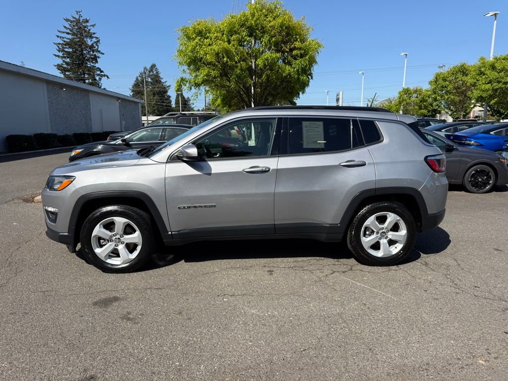 Used 2018 Jeep Compass Latitude w/ Popular Equipment Group FWD image 3