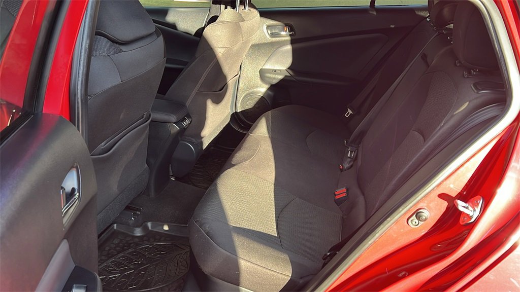 Used 2019 Toyota Prius LE image 11