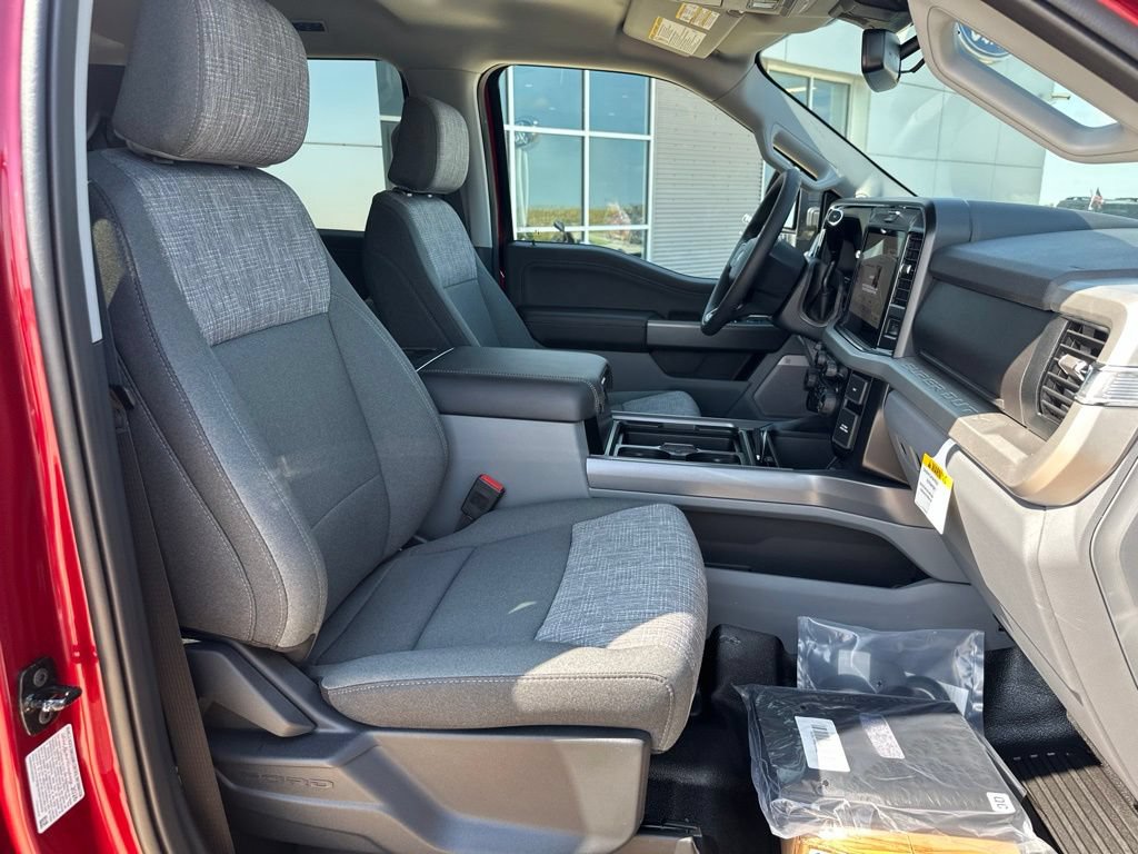 New 2026 Ford F350 XLT w/ XLT Premium Package AWD/4WD image 32
