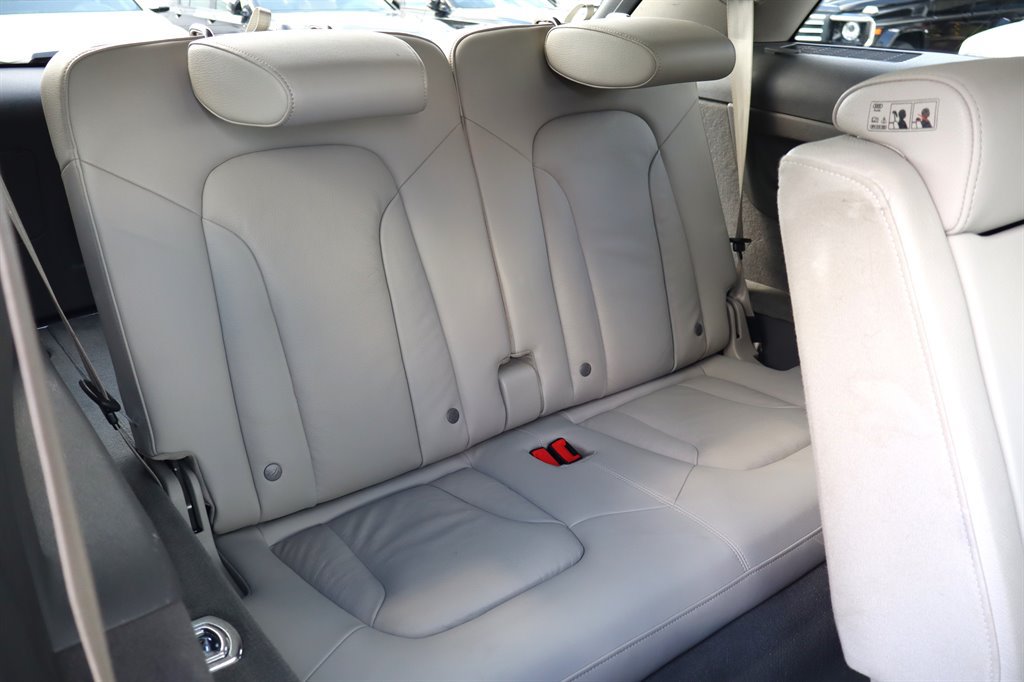 Used 2015 Audi Q7 TDI Premium Plus w/ Premium Plus Package AWD/4WD image 25