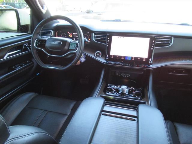 Used 2022 Jeep Grand Wagoneer Series I AWD/4WD image 13