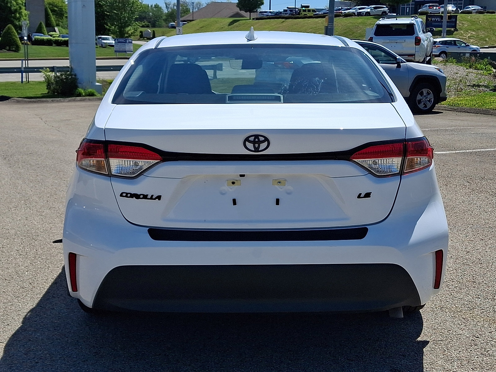 Used 2026 Toyota Corolla LE w/ LE Premium Package FWD image 5