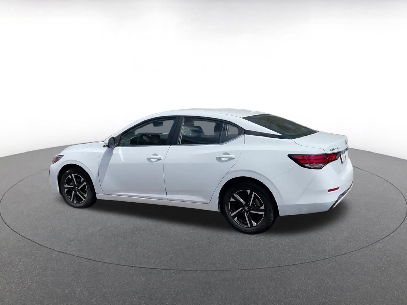 Used 2025 Nissan Sentra SV image 9