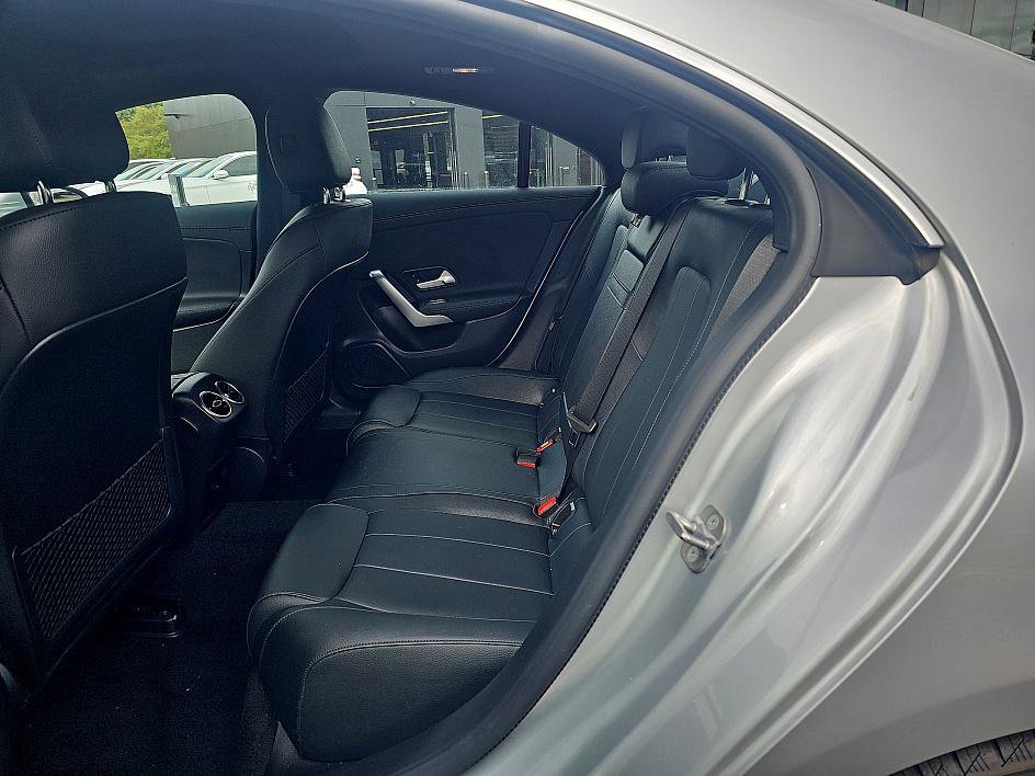 Used 2023 Mercedes-Benz CLA 250 4MATIC image 29