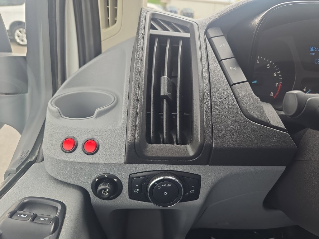 Used 2016 Ford Transit 250 130 Low Roof RWD image 23