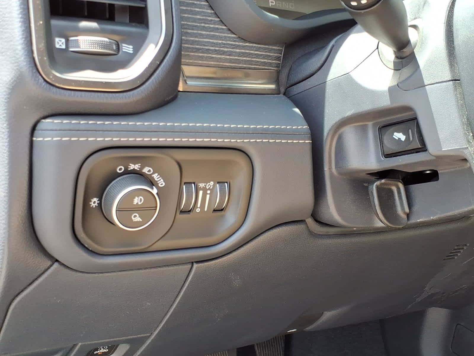 Used 2023 RAM 2500 Limited AWD/4WD image 25