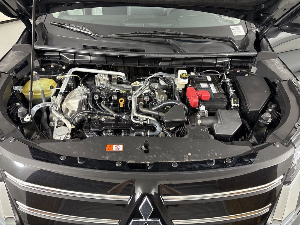 Used 2025 Mitsubishi Outlander SE AWD/4WD image 39