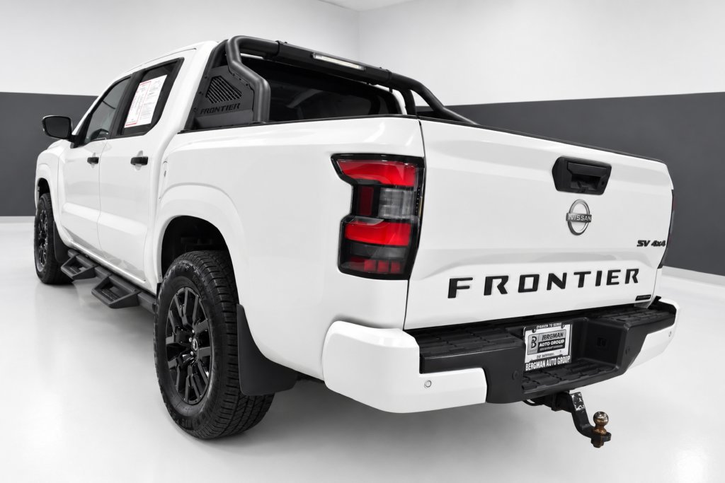 Certified 2023 Nissan Frontier SV w/ Midnight Edition Package AWD/4WD image 3