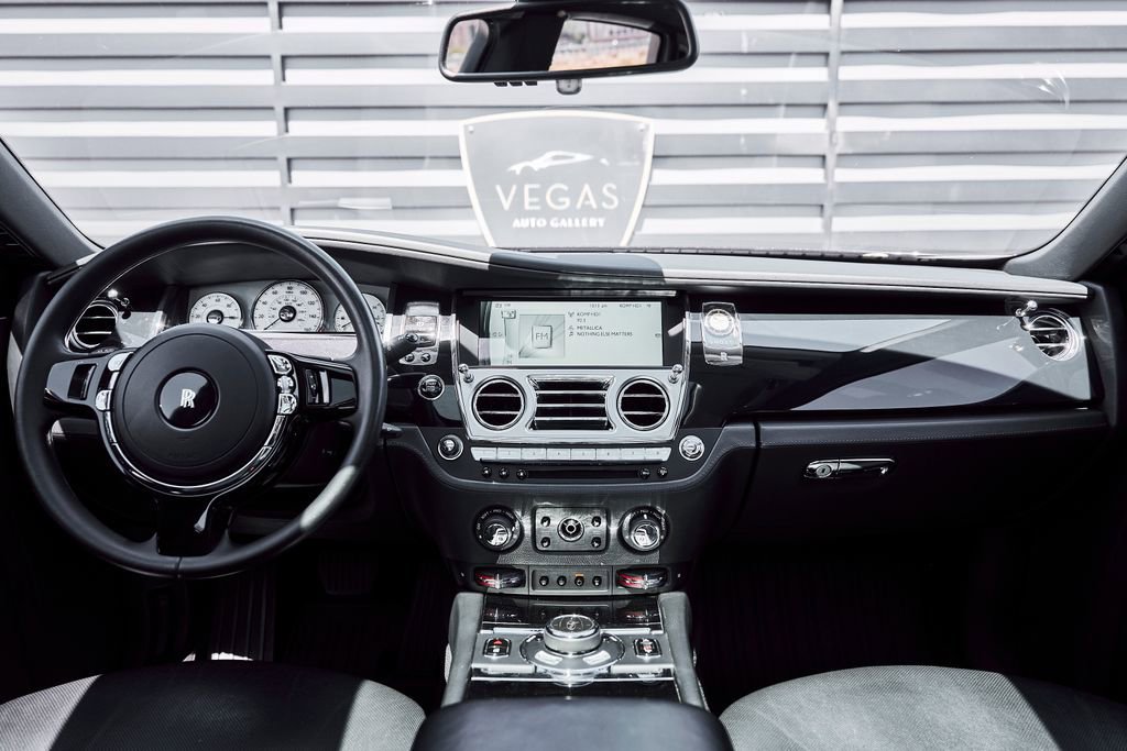 Used 2014 Rolls-Royce Ghost RWD image 60