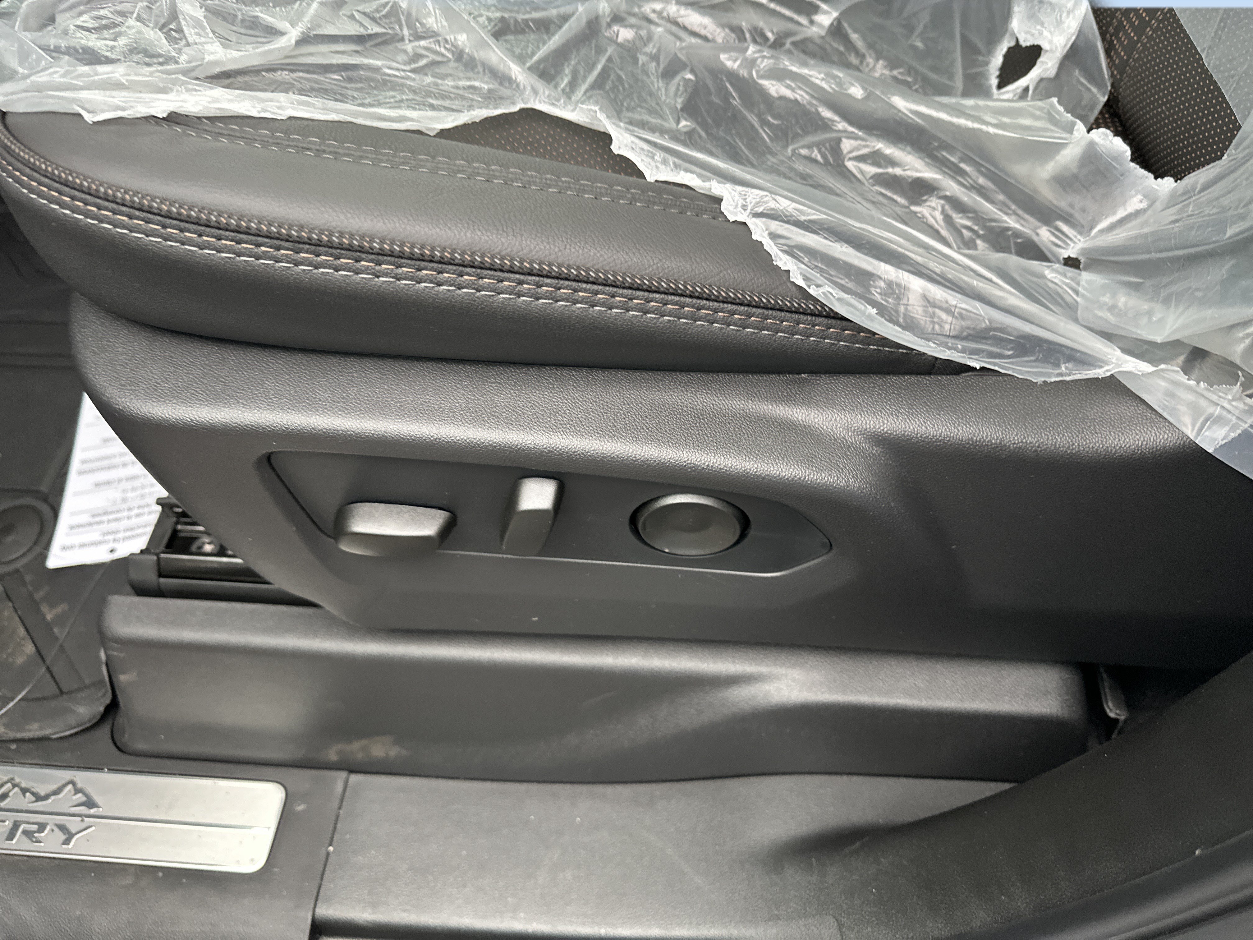 New 2026 Chevrolet Silverado 1500 High Country AWD/4WD image 12