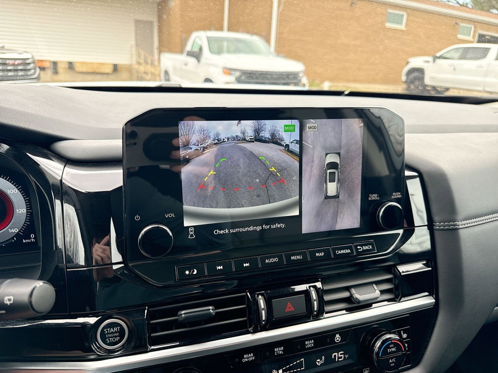 Used 2024 Nissan Pathfinder Platinum w/ Black Appearance Package image 19